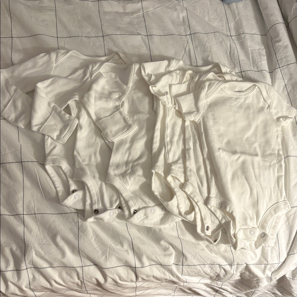 Carters onesies 4 short and 3 long sleeve- 3 months